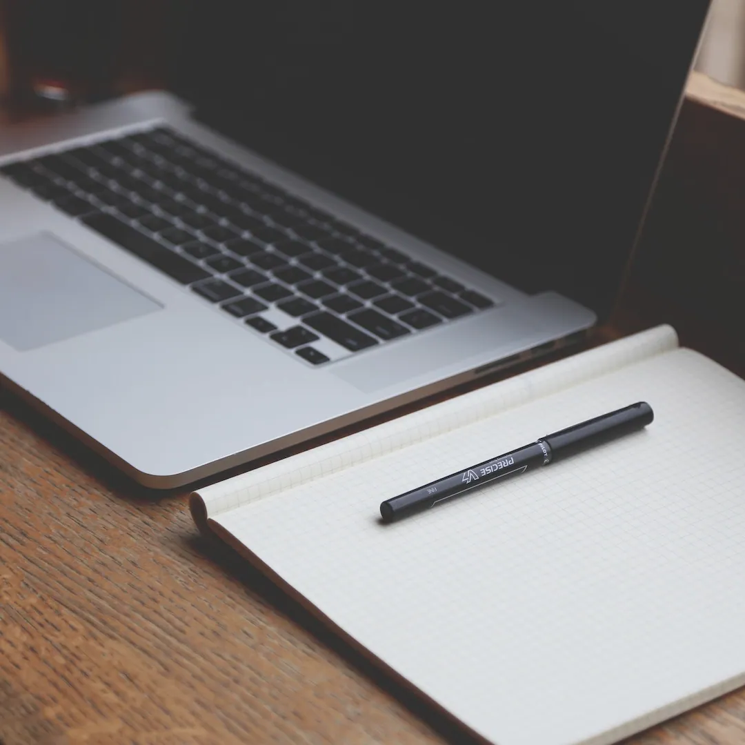 Laptop picture with notepad